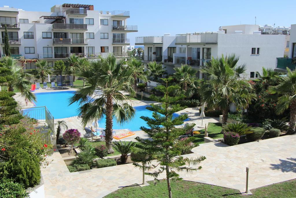 Danaos Pool View Apartment Paphos Bagian luar foto